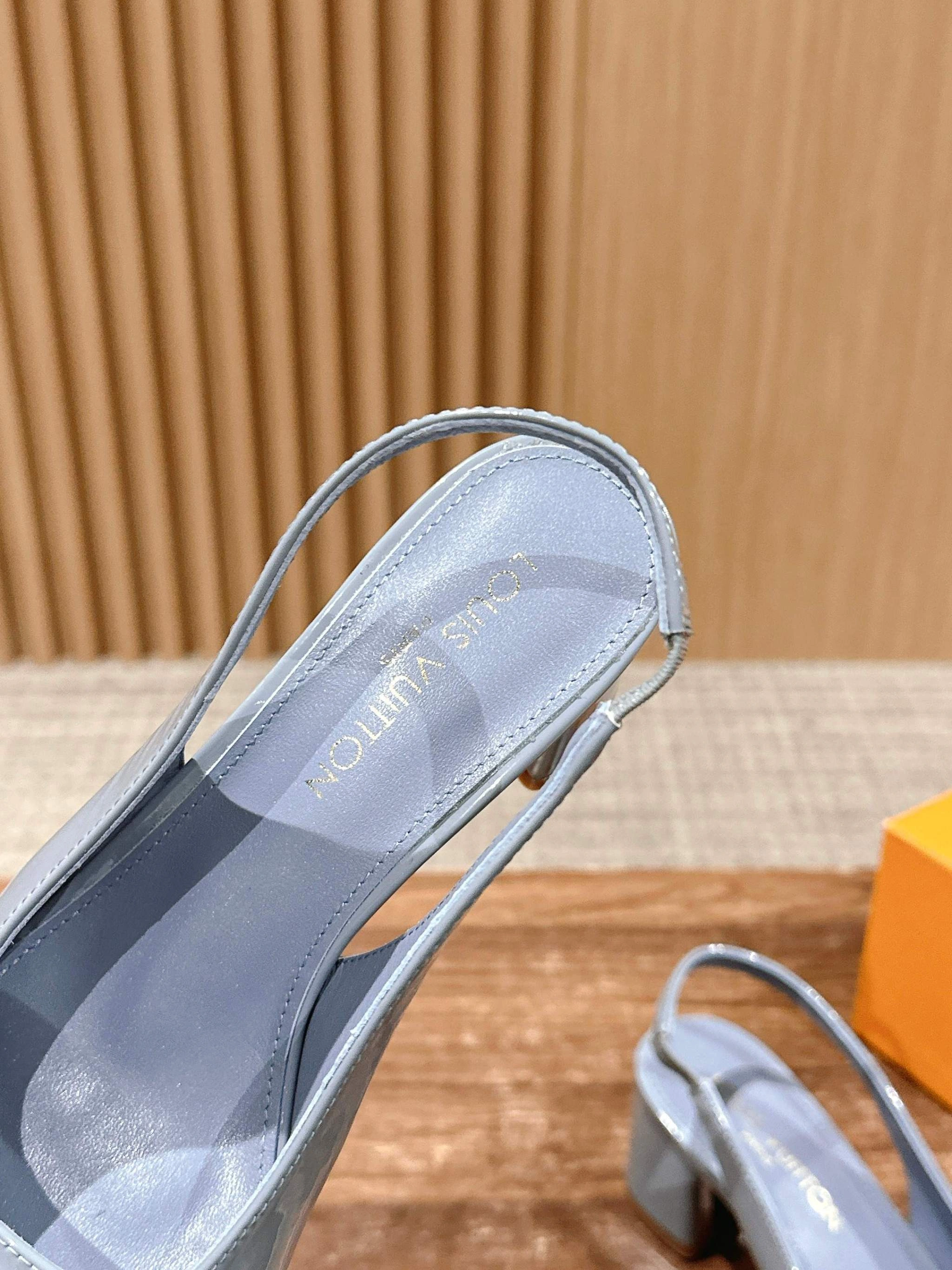 COCO-- 8V 1AGU49 Calfskin sheepskin Heel height：5.5CM item:E-X000D4125